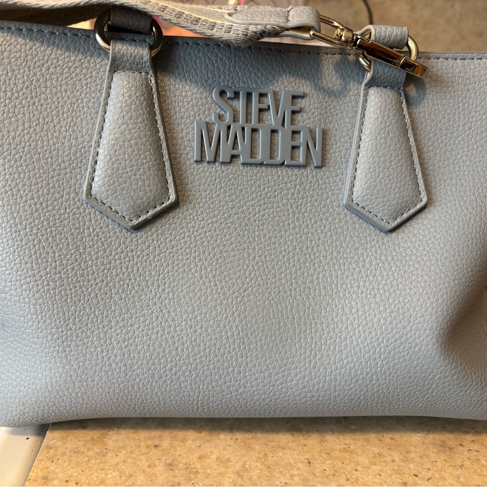 Super cute Steve Madden bag only used a couplele times.